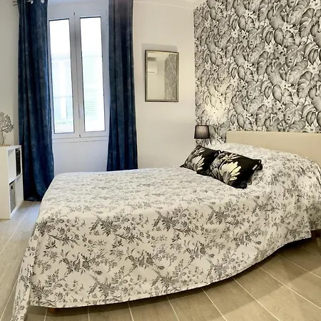 Les Remparts Antibes Location Apartment Exterior photo